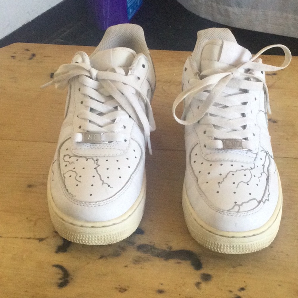 Classic White Men’s Low-Top Sneakers - Clean Casual Style